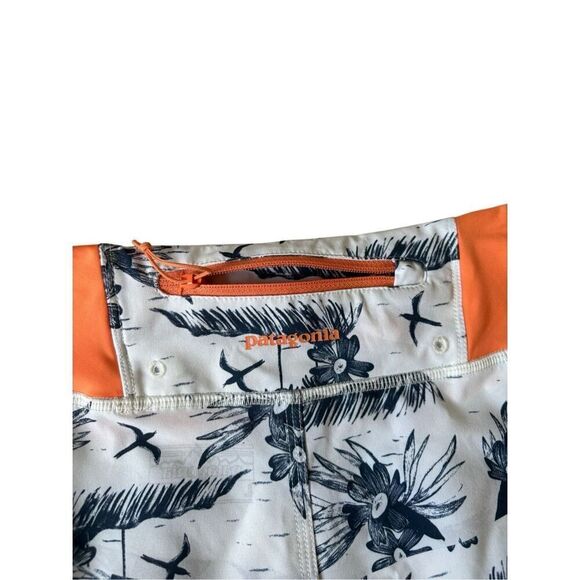 Patagonia Women's Stretch Hydropeak Surf Shorts size L White Tropical Print - Picture 9 of 10